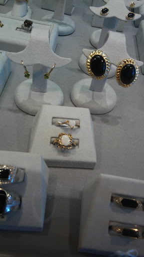Jewelry Store «Gold Rush Jewelers - Santa Rosa», reviews and photos, 2240 Mendocino Ave, Santa Rosa, CA 95403, USA