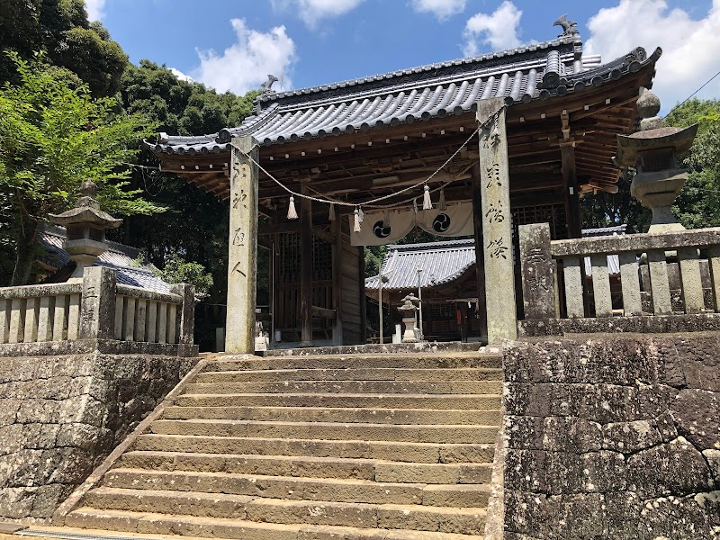 田中雷八幡神社