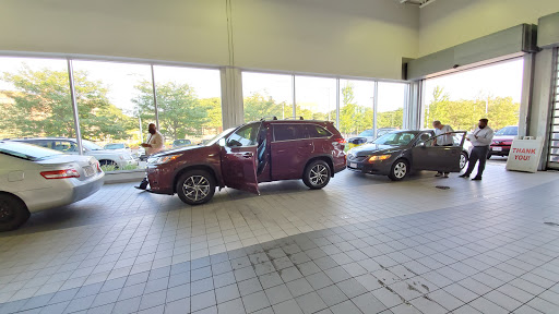 Car Dealer «Toyota of Braintree», reviews and photos, 210 Union St, Braintree, MA 02184, USA