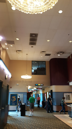 Movie Theater «Elk Grove Theatre: Classic Cinemas», reviews and photos, 1050 Elk Grove Town Center, Elk Grove Village, IL 60007, USA