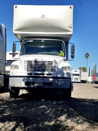 Parking Aviles Trucking
