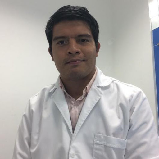 Dr. César Augusto González Pérez, Urólogo