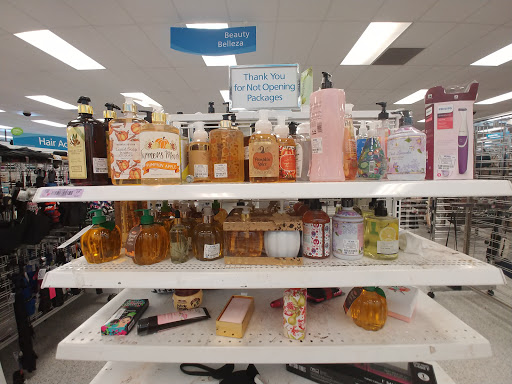 Clothing Store «Ross Dress for Less», reviews and photos, 3500 East-West Hwy, Hyattsville, MD 20782, USA