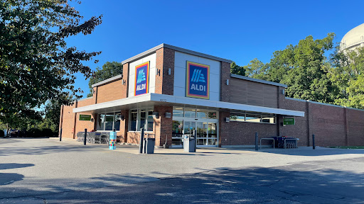 ALDI, 4222 W Gate City Blvd, Greensboro, NC 27407, USA, 