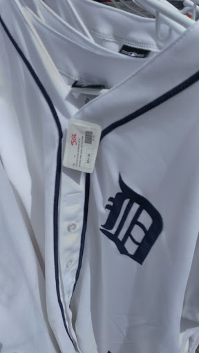 Clothing Store «Fanatic U», reviews and photos, 30409 Ford Rd, Garden City, MI 48135, USA