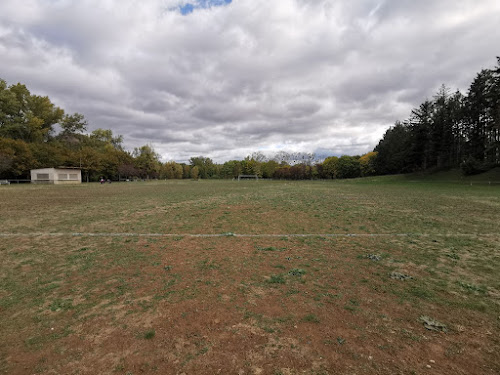 Parc des sports et loisirs Alain LUBIENICKI à Le Breuil-sur-Couze