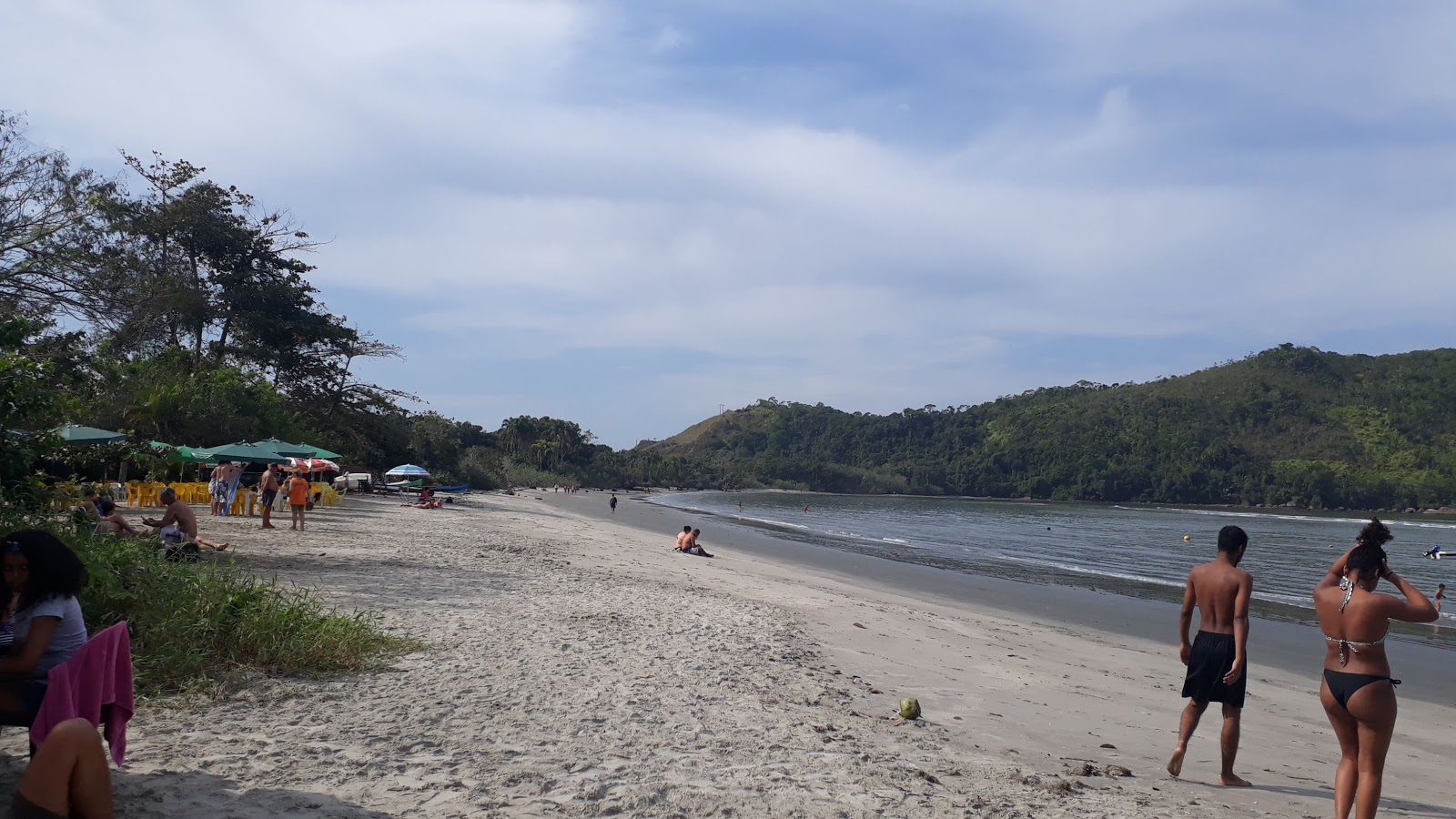 Foto di Praia da Barra Seca con una superficie del sabbia beige fine