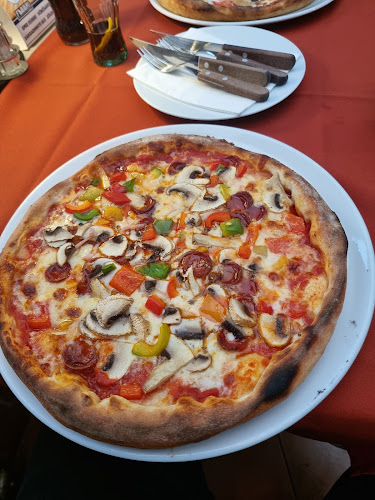 Értékelések erről a helyről: La Donna Pizzéria, Budapest - Pizza