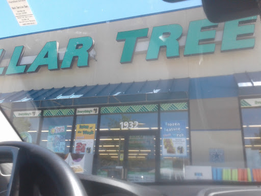 Dollar Store «Dollar Tree», reviews and photos, 1932 East Independence Ave, Springfield, MO 65804, USA