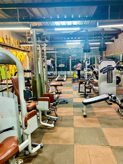 Fitness Garage - p.no 186 behind gurunanak bhavan kamal road ashok nagar, Nagpur, Maharashtra 440017, India