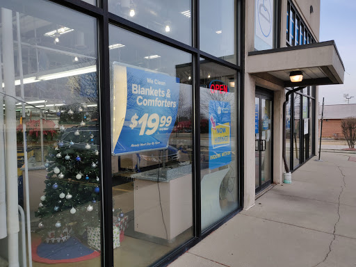 Dry Cleaner «CD One Price Cleaners», reviews and photos, 1023 Maple Ave, Lisle, IL 60532, USA