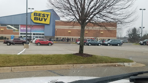 Electronics Store «Best Buy», reviews and photos, 12765 Harper Village Dr #160, Battle Creek, MI 49014, USA