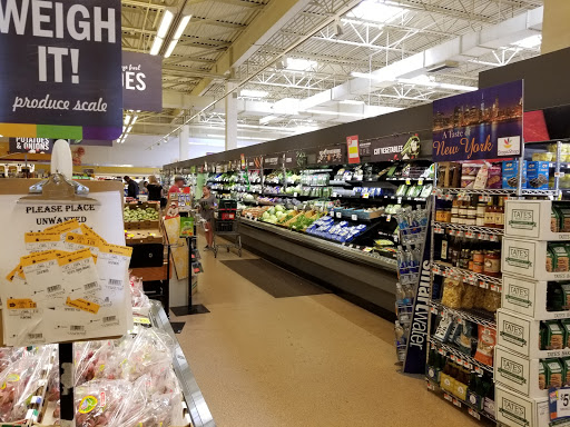 Grocery Store «Super Stop & Shop», reviews and photos, 600 Kinderkamack Rd, Emerson, NJ 07630, USA
