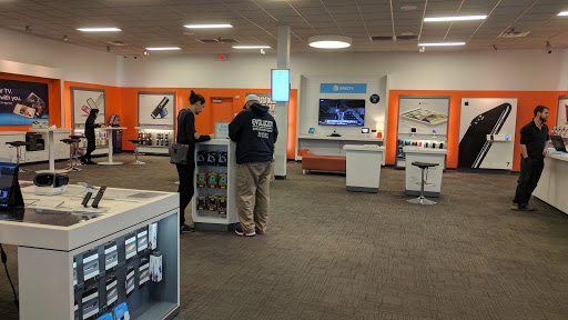 Cell Phone Store «AT&T Authorized Retailer», reviews and photos, 746 Campbell Ln #103, Bowling Green, KY 42104, USA