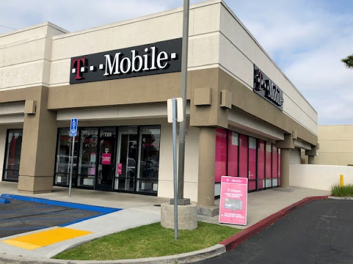 Cell Phone Store «T-Mobile», reviews and photos, 720 S Harbor Blvd, Santa Ana, CA 92704, USA