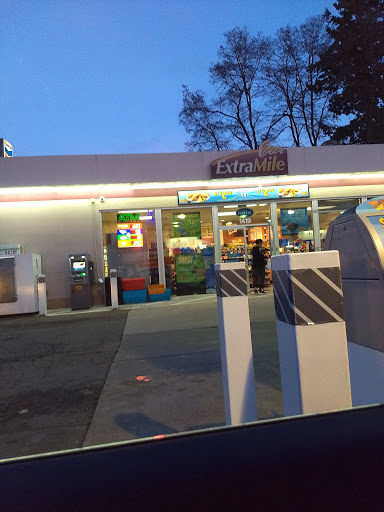 Gas Station «Chevron», reviews and photos, 1419 N 30th St, Renton, WA 98056, USA