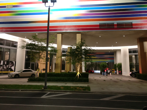 Shopping Mall «The Shops at Mary Brickell Village», reviews and photos, 901 S Miami Ave, Miami, FL 33130, USA