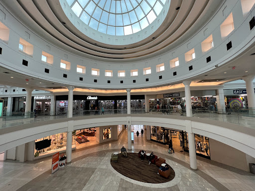 Shopping Mall «Menlo Park Mall», reviews and photos, 55 Parsonage Rd, Edison, NJ 08837, USA