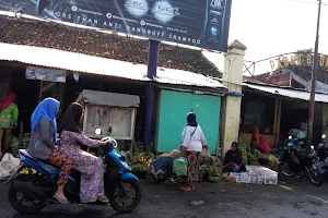 Pasar Blumbungan image