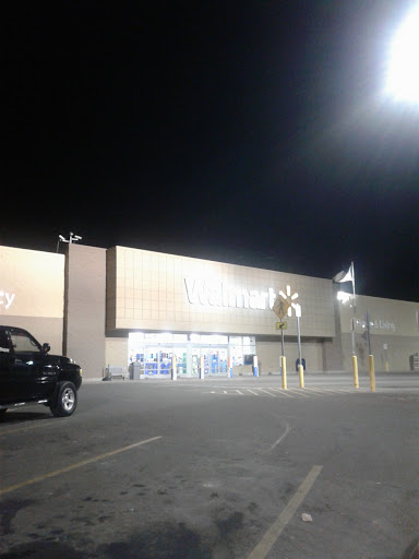 Department Store «Walmart Supercenter», reviews and photos, 814 W Bell Ave, Knoxville, IA 50138, USA