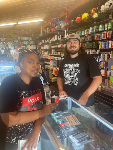 Vaporizer Store «High Life Smoke Shop Columbia», reviews and photos, 631 Harden St, Columbia, SC 29205, USA