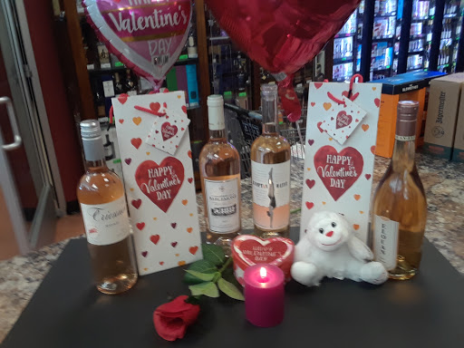 Wine Store «Bear Valley Wine & Liquor», reviews and photos, 3100 S Sheridan Blvd # F, Denver, CO 80227, USA