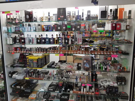 Tobacco Shop «Habits Vape & Smoke shop», reviews and photos, 8391 Folsom Blvd, Sacramento, CA 95826, USA
