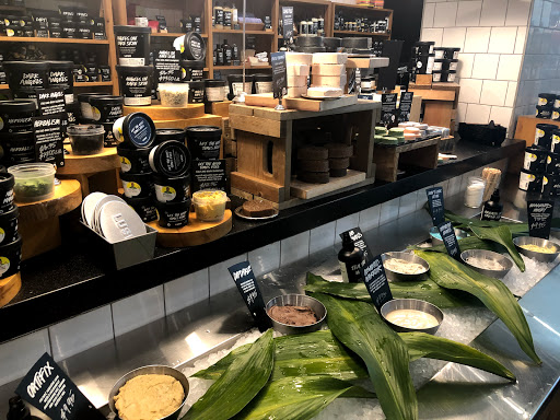 Cosmetics Store «Lush Cosmetics», reviews and photos, 303 Memorial City Way, Houston, TX 77024, USA