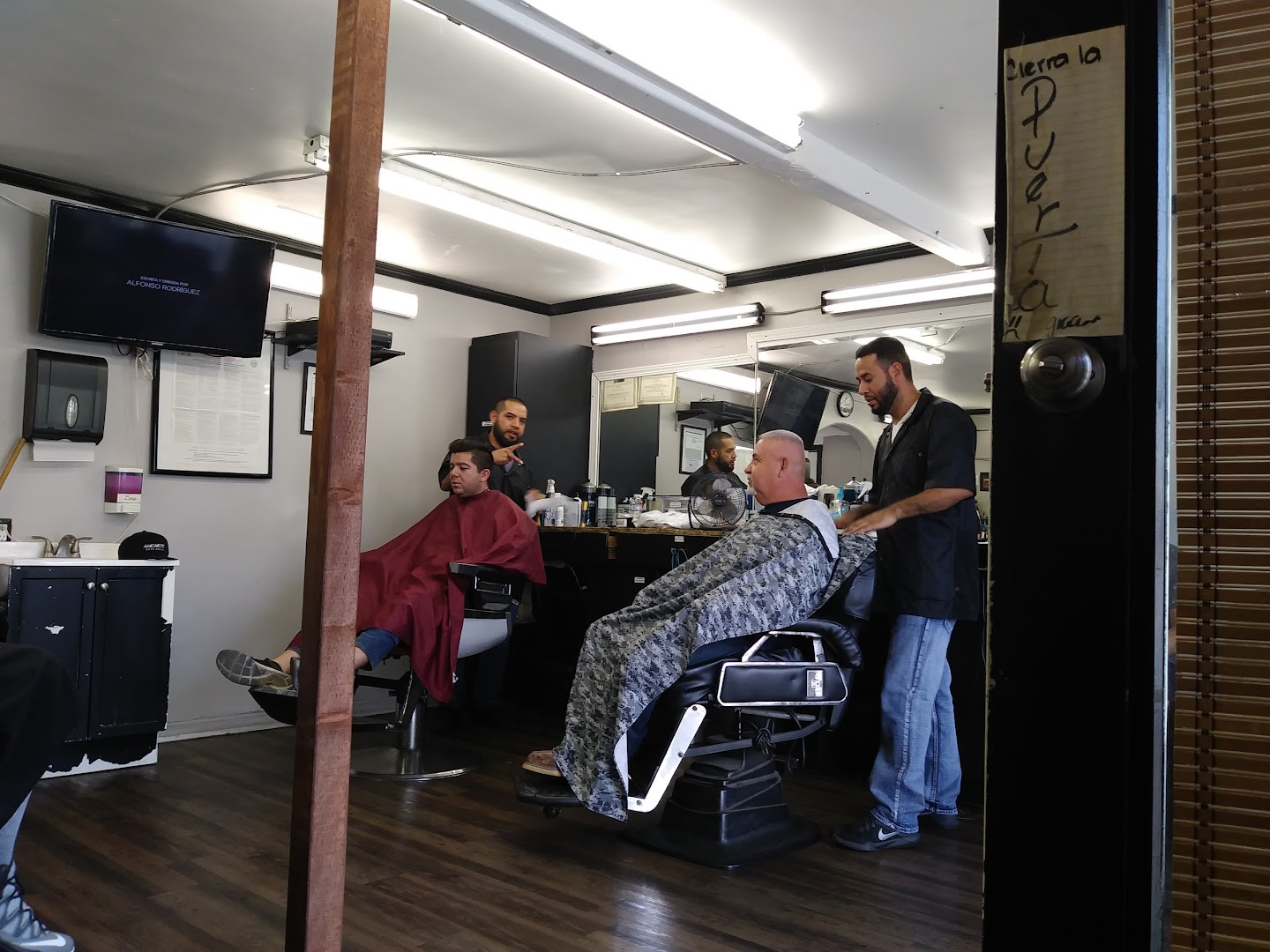 Chona's Barbershop