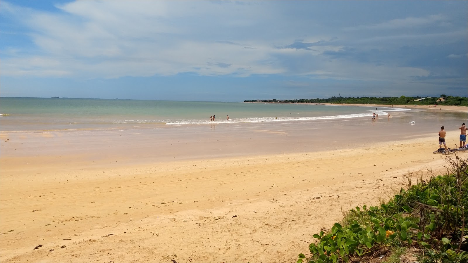 Foto de Praia Ponta dos Fachos com alto nível de limpeza