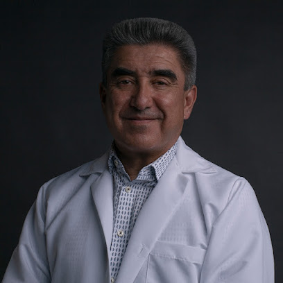 Dr. Roberto Fernando Leal Gómez, Traumatólogo