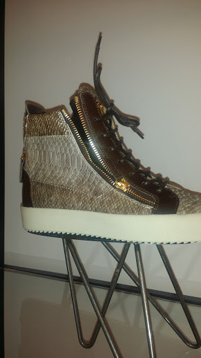 Department Store «Barneys New York, Philadelphia», reviews and photos, 1811 Walnut St, Philadelphia, PA 19103, USA