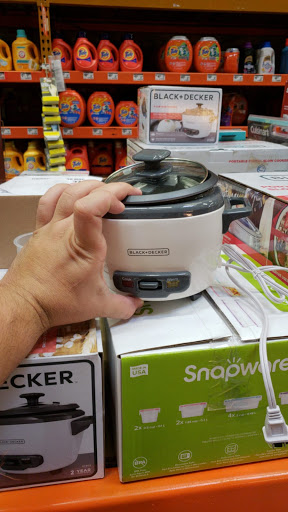 Paint Store «Miami Home Centers, Benjamin Moore Paint Center, South Miami», reviews and photos, 7325 SW 57th Ave, South Miami, FL 33143, USA