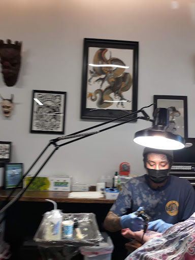 Tattoo Shop «5th Estate Tattoo», reviews and photos, 207 N Gilbert Rd # 113, Gilbert, AZ 85234, USA
