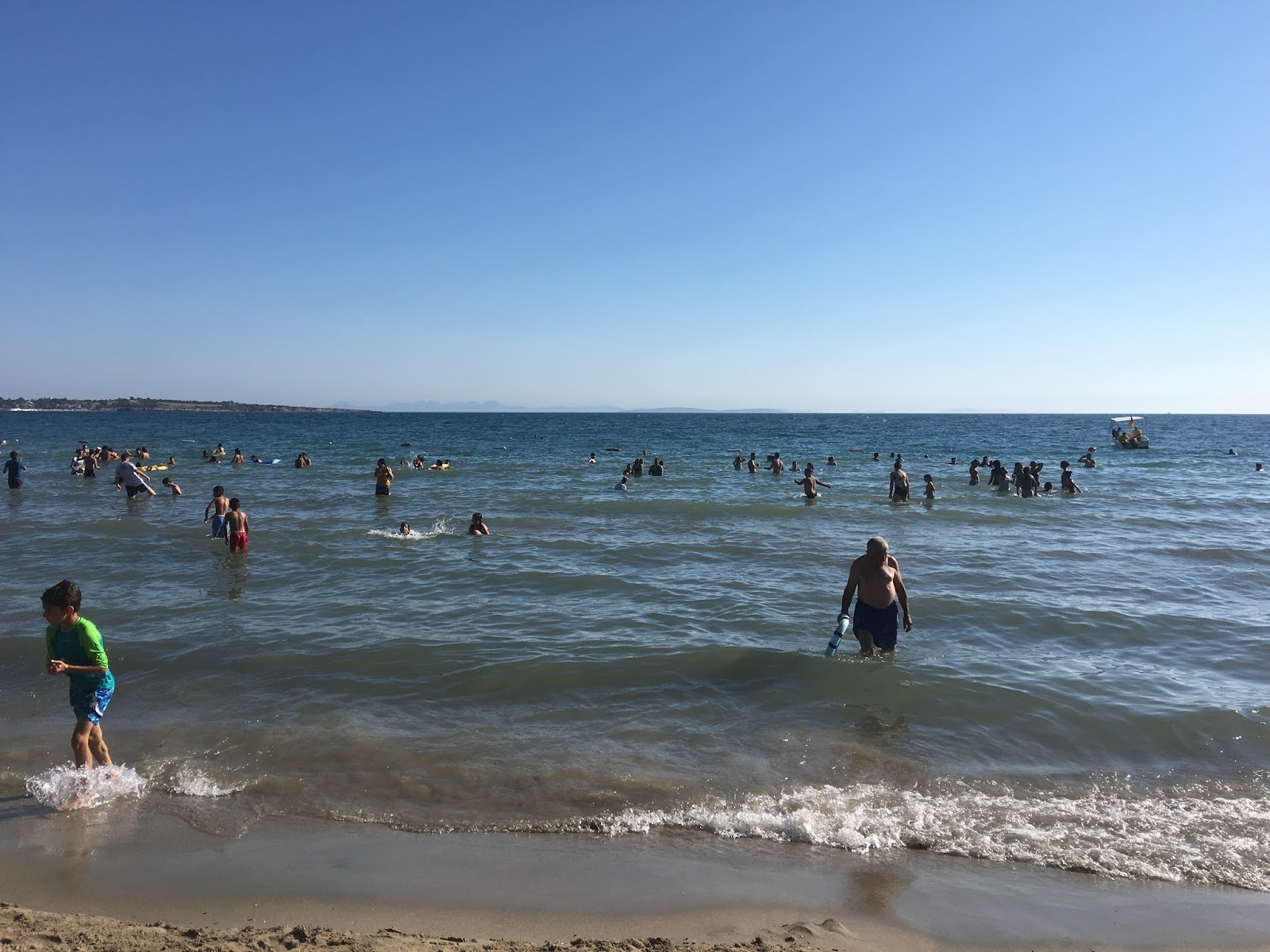 Mocamp Plaji'in fotoğrafı düz bir kıyı şeridi ile birlikte