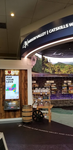 Clothing Store «The North Face Outlet», reviews and photos, 461 Evergreen Ct, Central Valley, NY 10917, USA