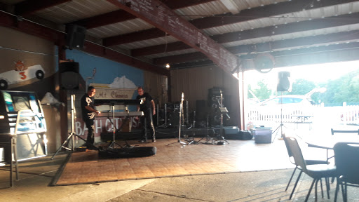 Bar & Grill «Rec Bowl», reviews and photos, 40 Crocker Blvd, Mt Clemens, MI 48043, USA