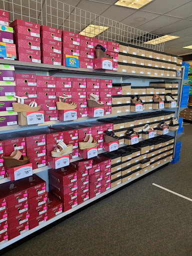 Shoe Store «Shoe Carnival», reviews and photos, 4648 S Cooper St, Arlington, TX 76017, USA