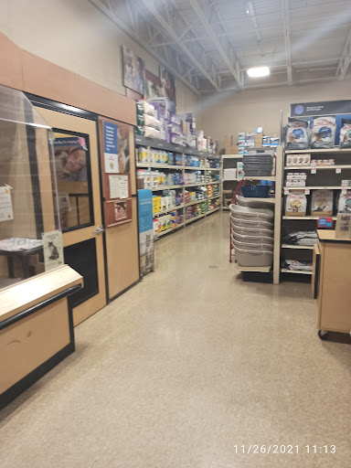 Pet Supply Store «PetSmart», reviews and photos, 13241 Gateway Center Dr, Gainesville, VA 20155, USA