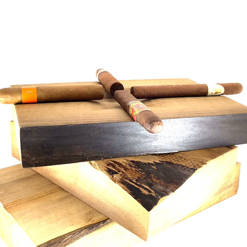 Kommentare und Rezensionen über FUMAR Zigarren, Pfeifen, Tabak, Humidorshop und Zubehör.