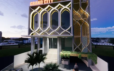 Solo Grand City Hotel image