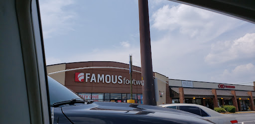 Famous Footwear, 1309 S Park St, Carrollton, GA 30117, USA, 