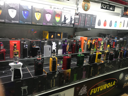 Tobacco Shop «The Hub Smoke Shop & Gifts», reviews and photos, 6410 N Oak Trafficway, Kansas City, MO 64118, USA