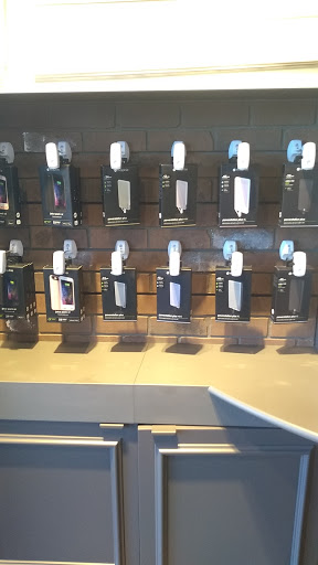 Cell Phone Store «Verizon», reviews and photos, 27350 Circle W Dr #130, Denham Springs, LA 70726, USA