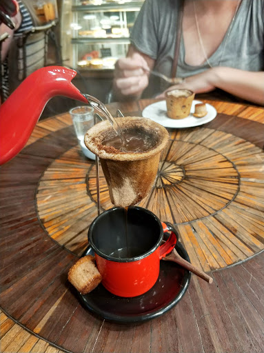 LF CAFÉ & BISTRÔ