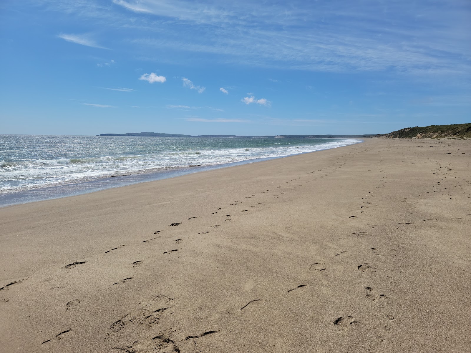 Santa Maria Beach的照片 带有碧绿色水表面