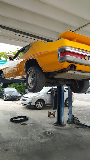 Auto Repair Shop «Champion Auto Clinic», reviews and photos, 1643 SW 8th St, Miami, FL 33135, USA