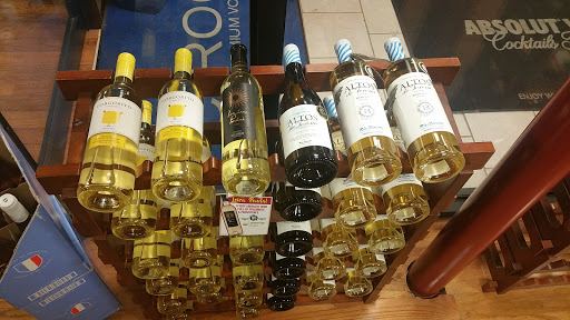 Liquor Store «Nostrand Wines & Liquors», reviews and photos, 549 Nostrand Ave, Brooklyn, NY 11216, USA