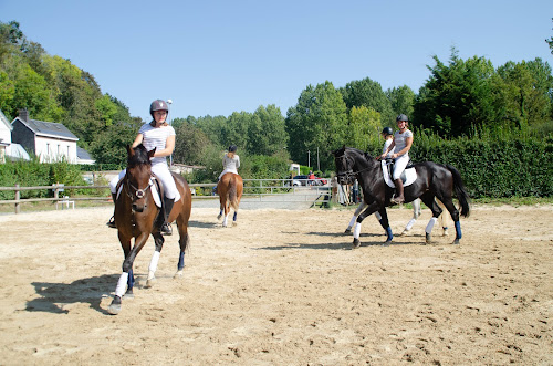 Centre Equestre Les Cavaliers de la Vallée à Saint-Martin-du-Manoir