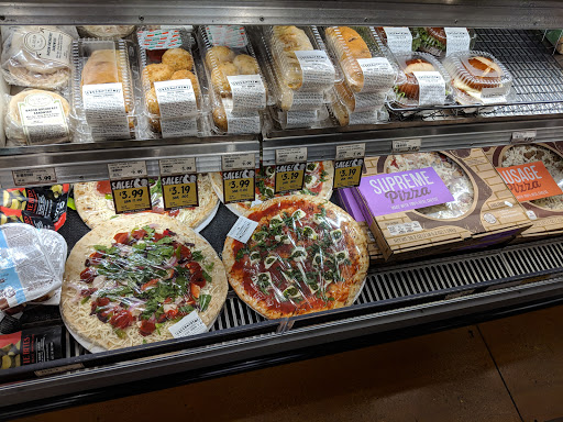 Grocery Store «Fresh Thyme Farmers Market- Naperville», reviews and photos, 790 Royal St George Dr, Naperville, IL 60563, USA